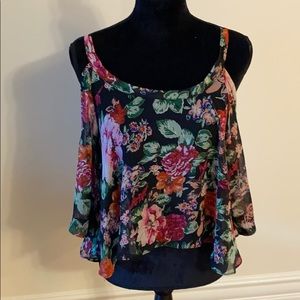 LF cold shoulder batwing top